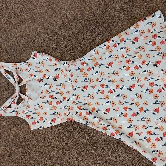 Dress- size XS - Picture 2 of 3